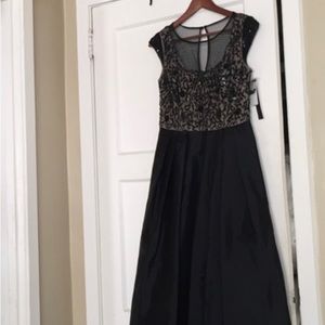 Beautiful black and nude gown w/beading
